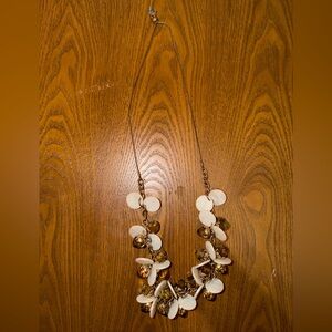 Elegant Shell and Bead Necklace